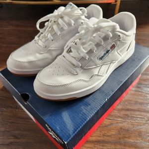 Reebok Club Sz 9